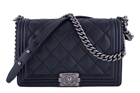 chanel le boy or classic flap